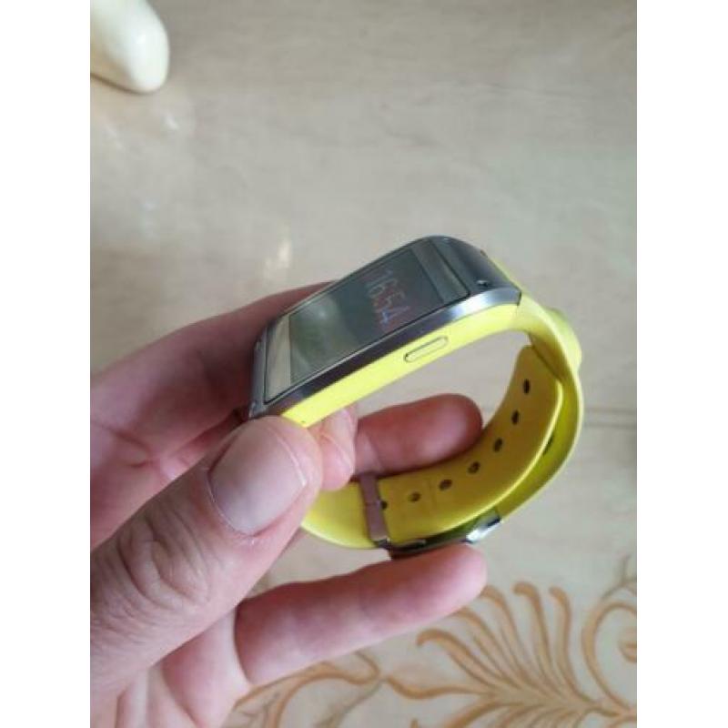 Nette Samsung Gear Smartwatch sm-v700