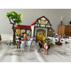 Playmobil manege met veel extra’s