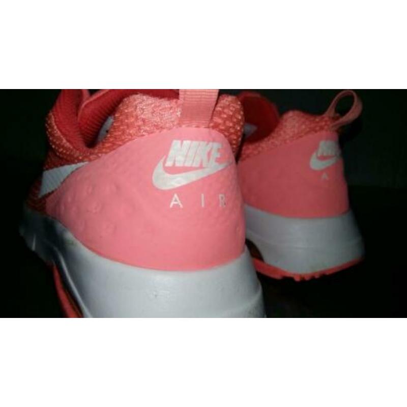 Roze Nike air sport schoenen.