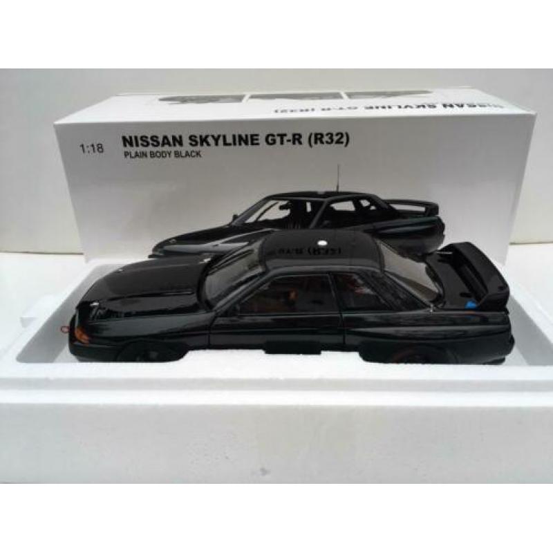 Nissan Skyline GT-R R32 Plain Body zwart 1992 1:18 (nieuw)