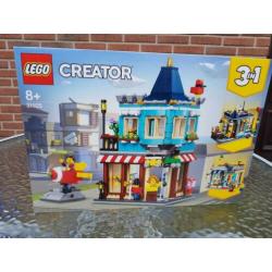 Lego Creator Woonhuis en Speelgoedwinkel 3 in 1 31105