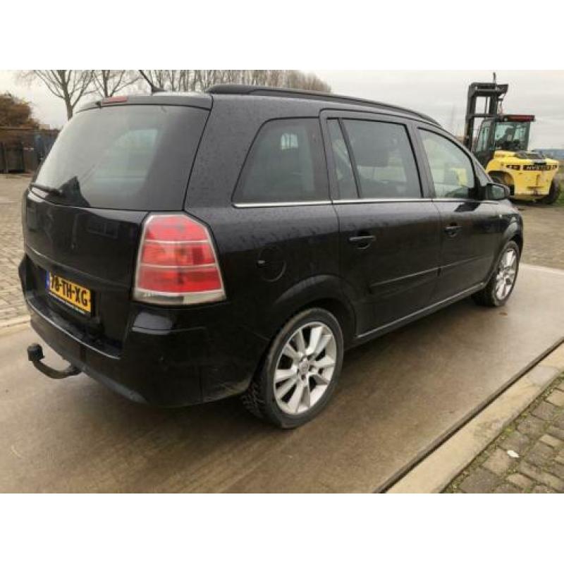 Opel Zafira 2.2 AUT 2006 Zwart