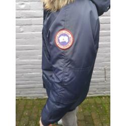 Kinderjas donkerblauw van canada goose maat 152/158 te koop