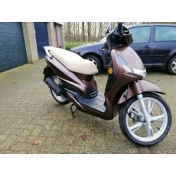 Peugeot tweet snor scooter