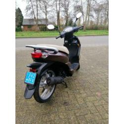 Peugeot tweet snor scooter