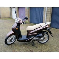 Peugeot tweet snor scooter