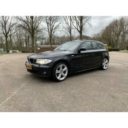 BMW 1ER Reihe 2006 Zwart High executive