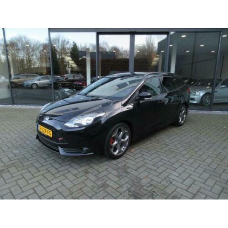 Ford FOCUS WAGON 2.0 ECOBOOST 251pk ST-3 ,Recaro,Navi,Ecc,P