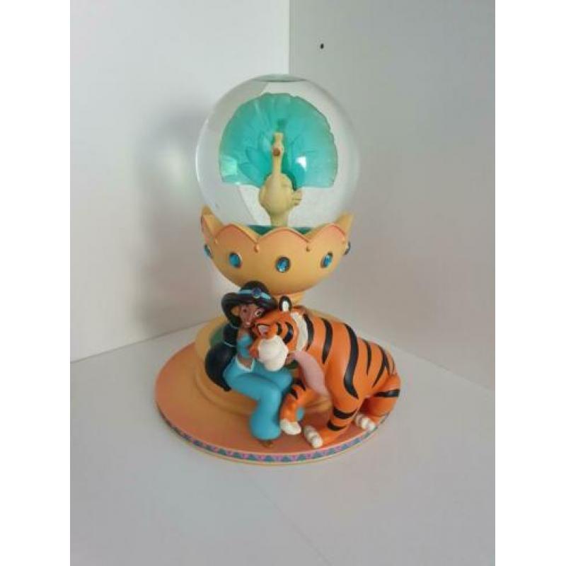 disney snowglobe yasmine en rajah van aladdin