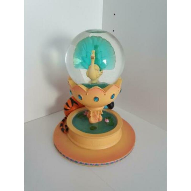 disney snowglobe yasmine en rajah van aladdin