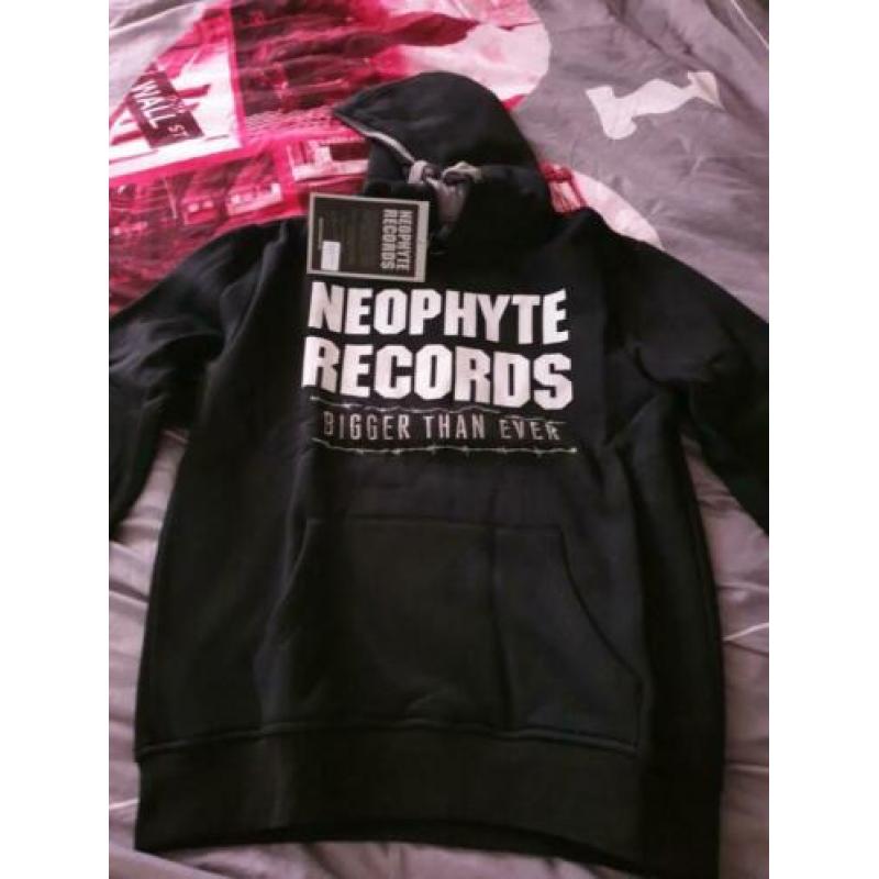 neophyte hoodie/sweather en 3 T-Shirts