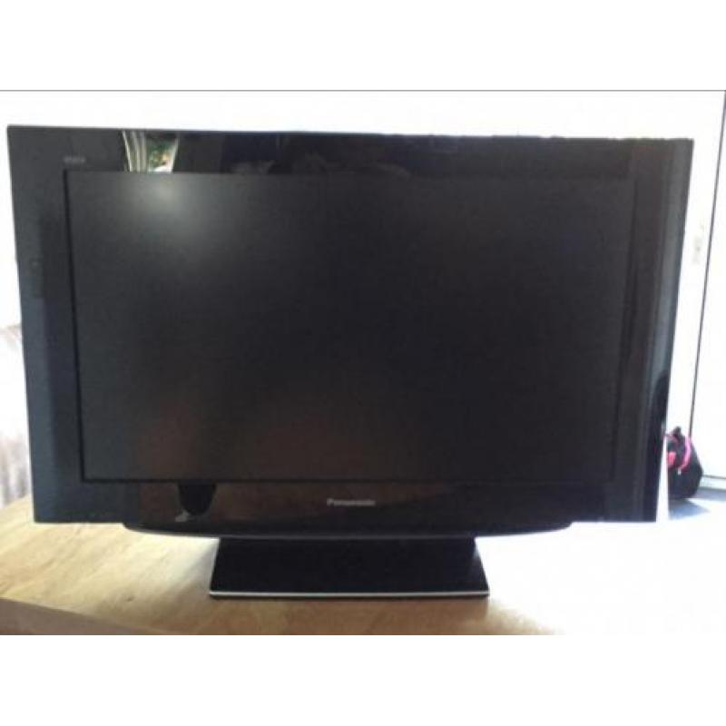 Panasonic 32 inch LCD Full HD tv TX-32LZD80F