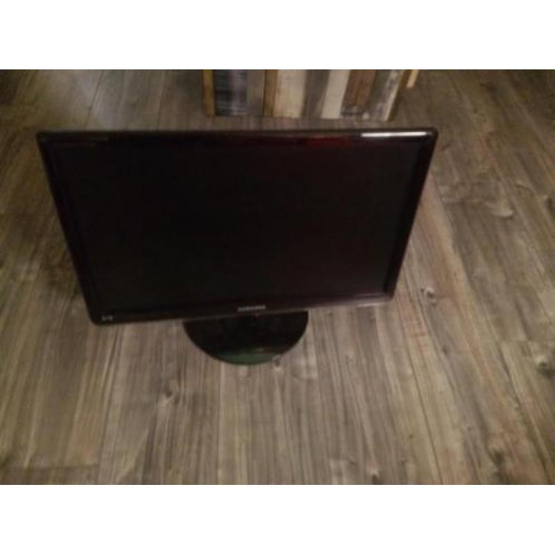 Samsung 23 inch LED TV type LT23A350EW.