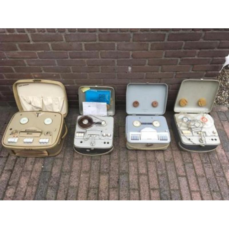 4 oude bandrecorders