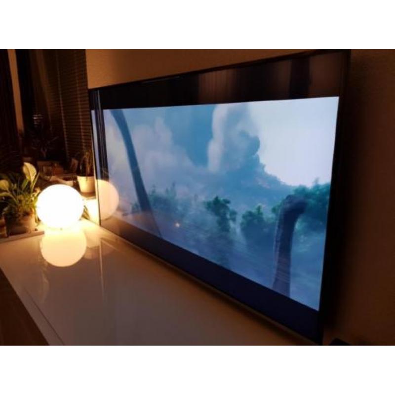 Samsung 4K UHD TV 55 Inch BARST IN SCHERM