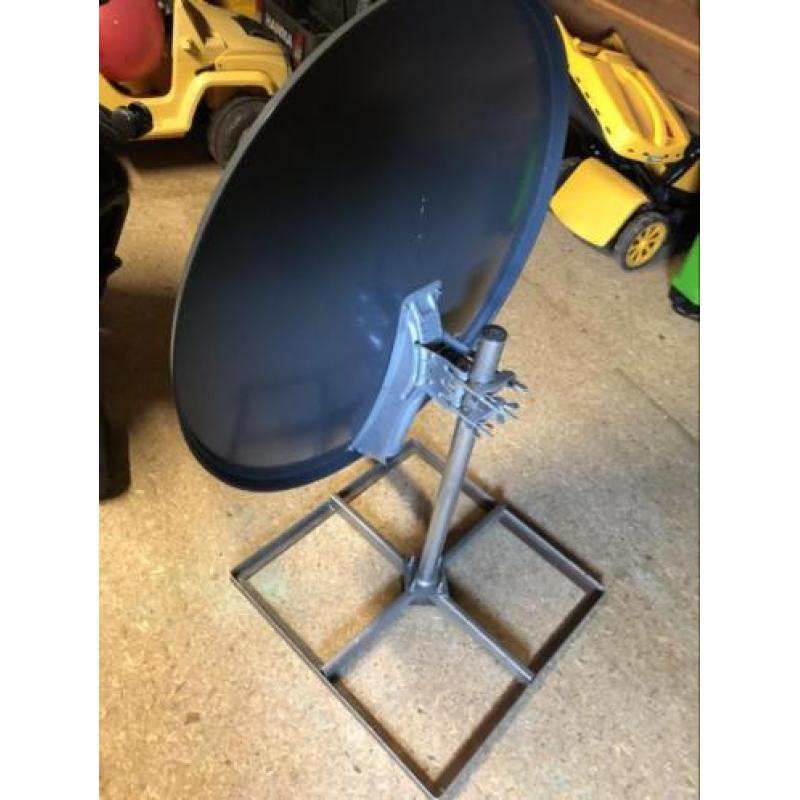 Triax Satelliet schotel 90cm stoeptegel verankerring Duo LNB