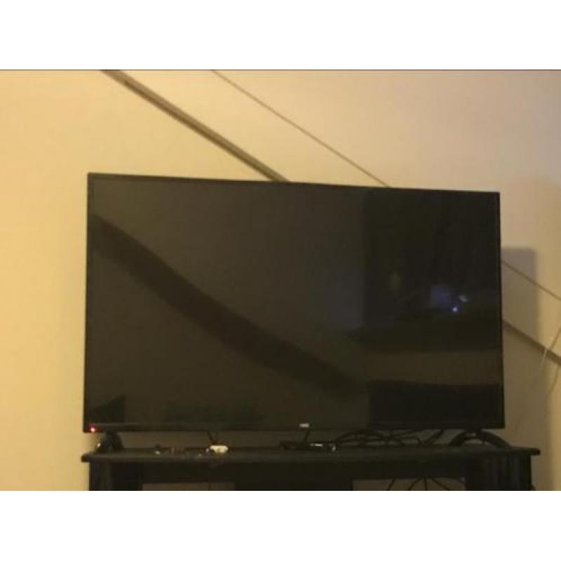 HKC 50 inch smart led tv